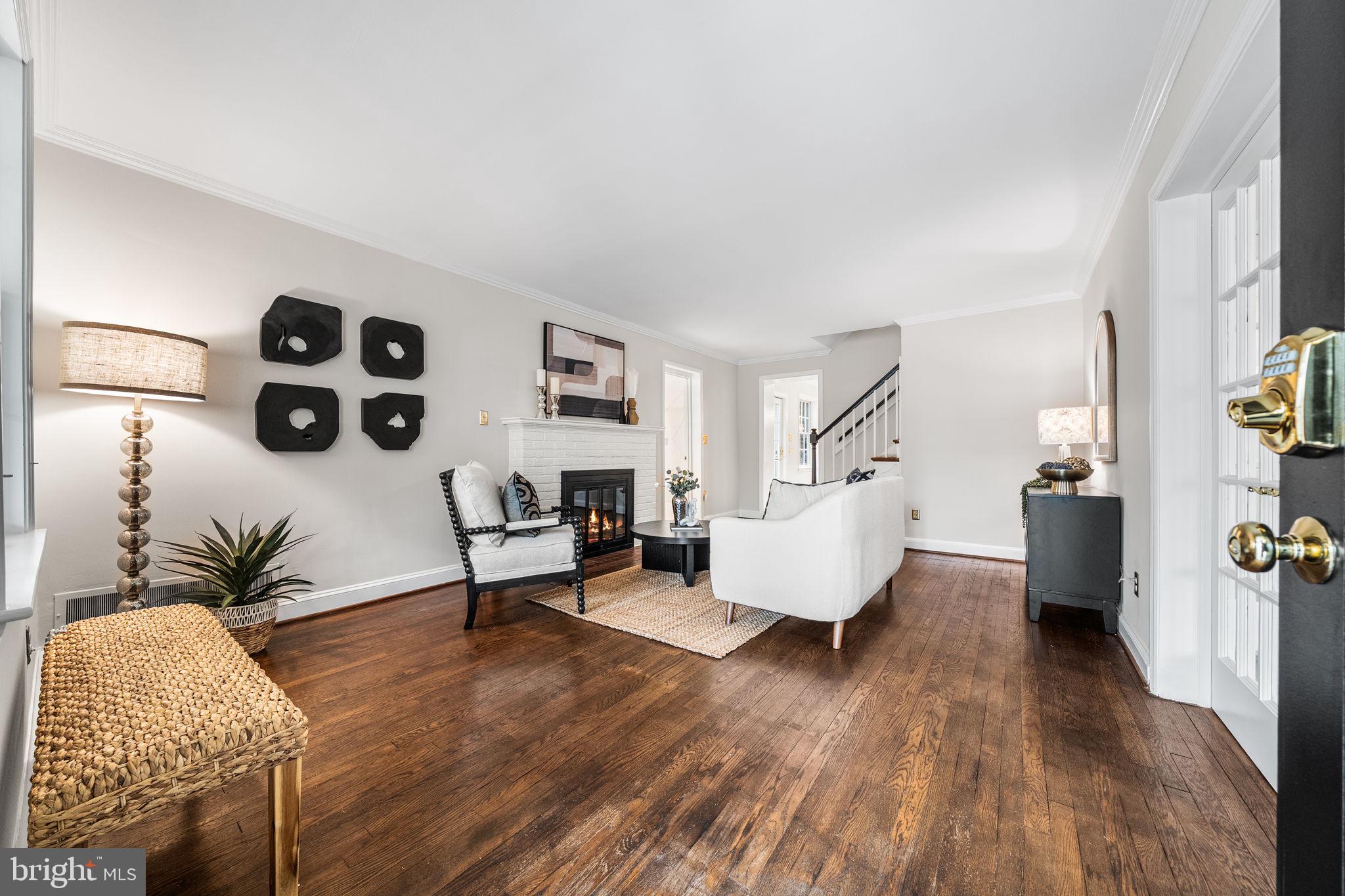 4923 34th Road North Arlington, VA 22207 - Photo 7 of 42 Freshly painted throughout!