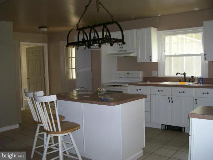 48047 Post Oak Road St. Inigoes, MD 20684 - Photo 2 of 12 Kitchen