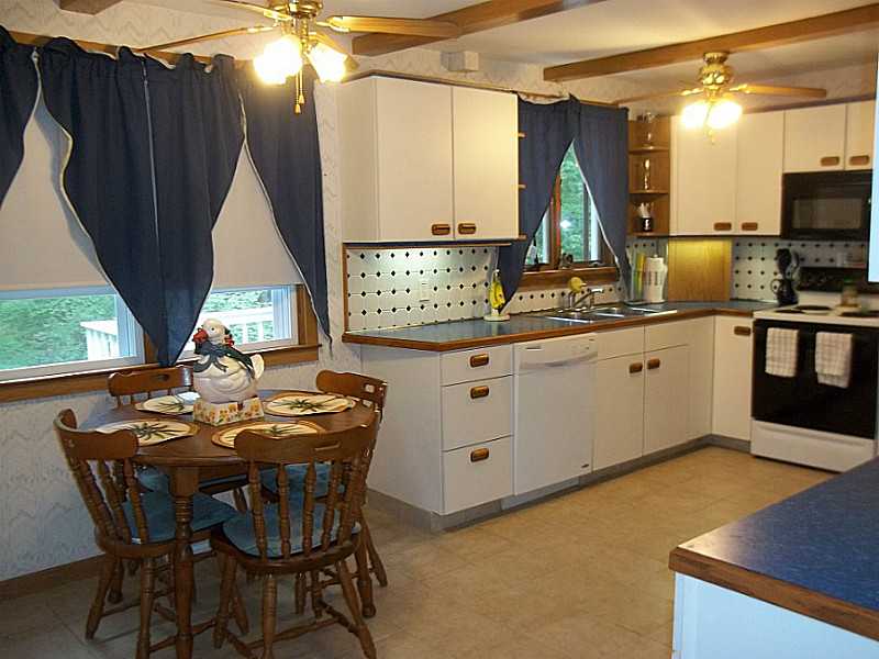 73 Francis Road Glocester, RI 02857 - Photo 4 of 24 Kitchen.