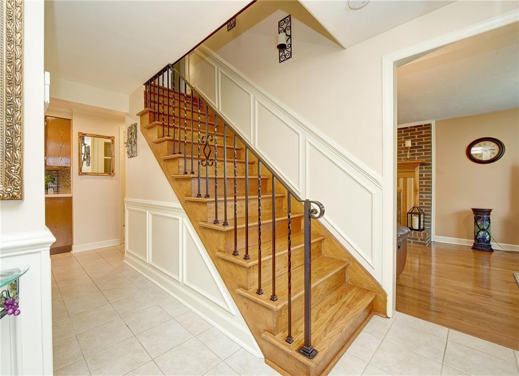320 High Street Elizabeth, PA 15037 - Photo 11 of 25 ELEGANT AND WIDE STAIRCASE LEADING TO YOUR SECOND FLOOR