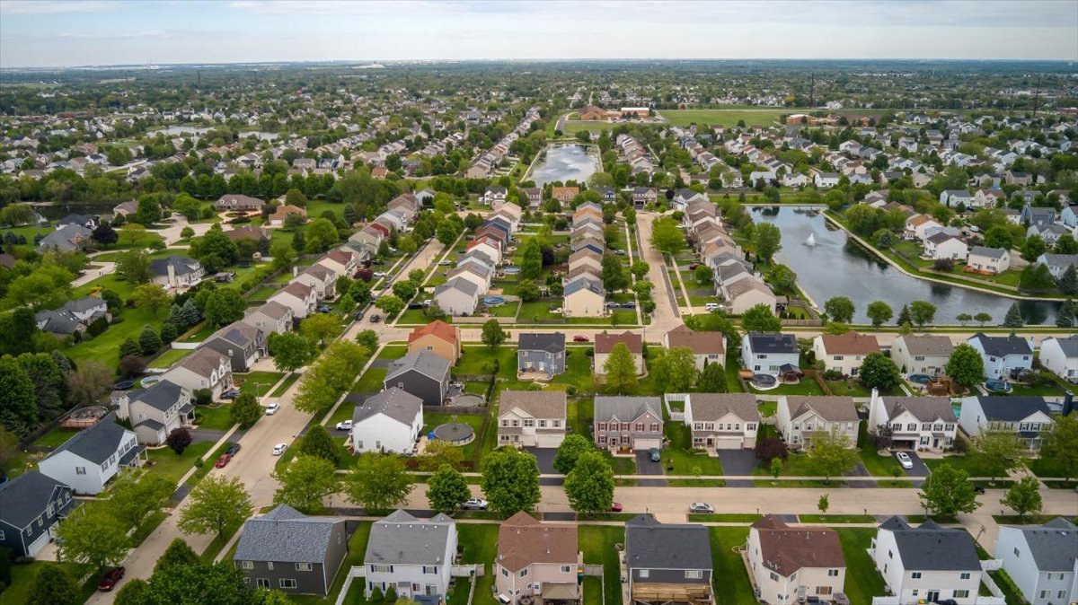 1916 Castle Ridge Drive Plainfield, IL 60586 - Photo 29 of 36 an aerial view of residential building with outdoor space