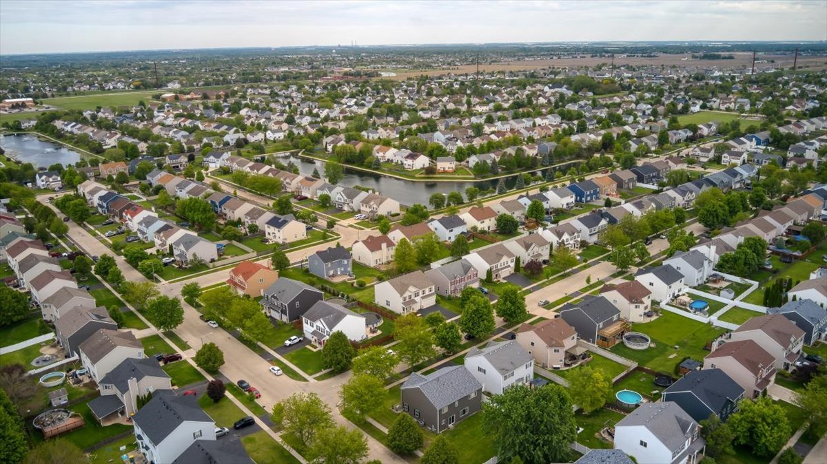 1916 Castle Ridge Drive Plainfield, IL 60586 - Photo 30 of 36 an aerial view of residential houses with outdoor space