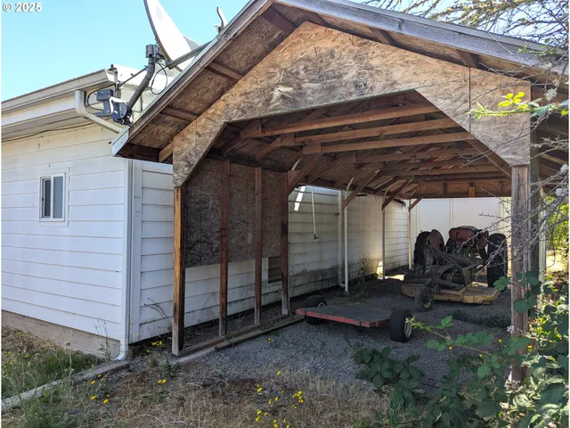 a view of outdoor space