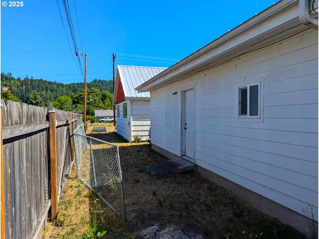 a view of deck with patio