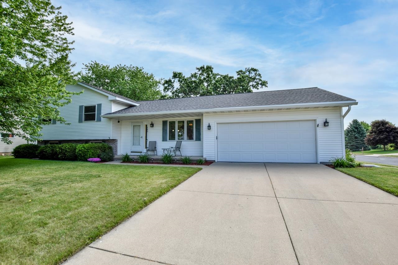 580 Ash Street Oregon, WI 53575 - Photo 1 of 1