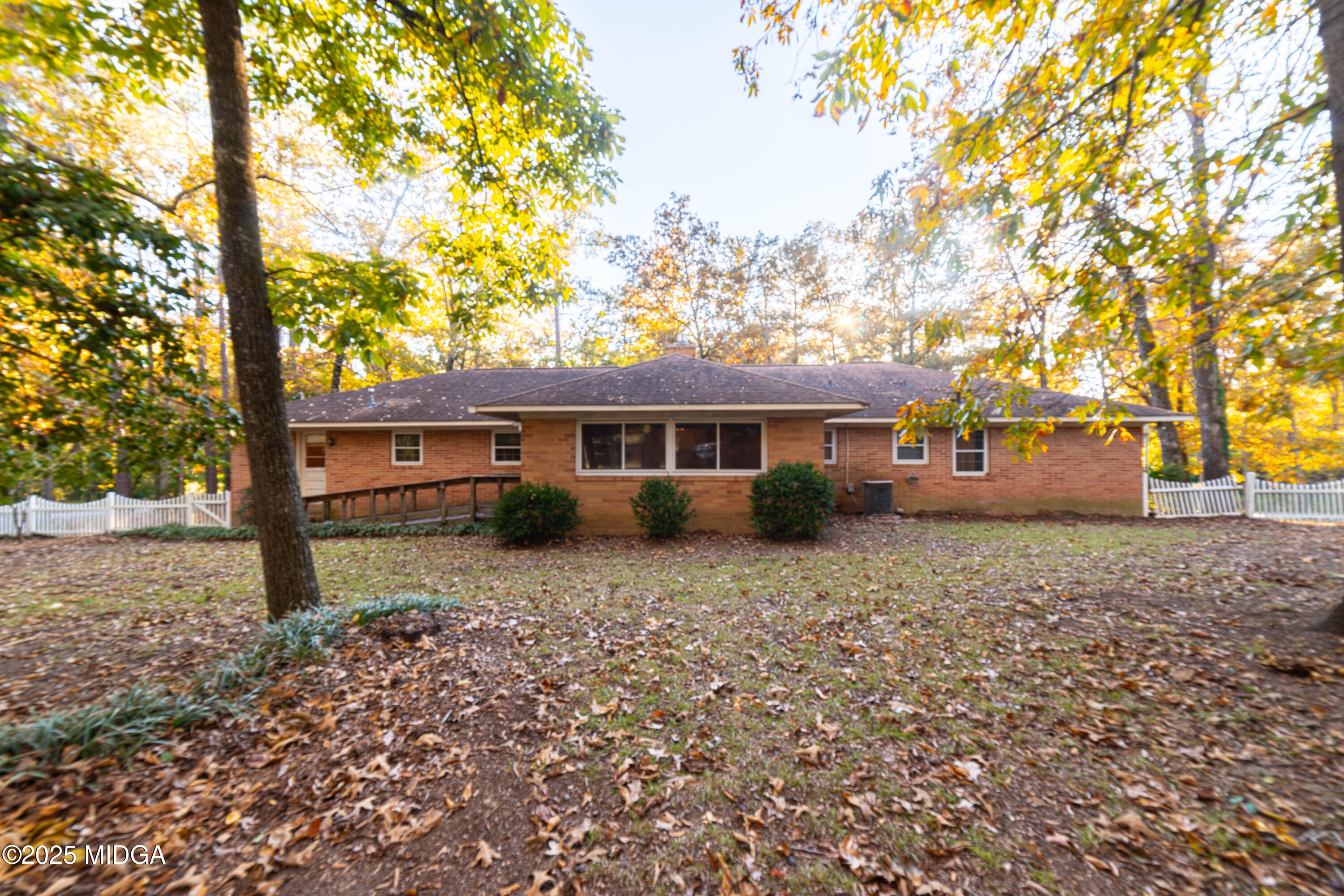 6530 Bevin Drive Macon, GA 31216 - Photo 7 of 41 6530BEVINDR (34 of 35)