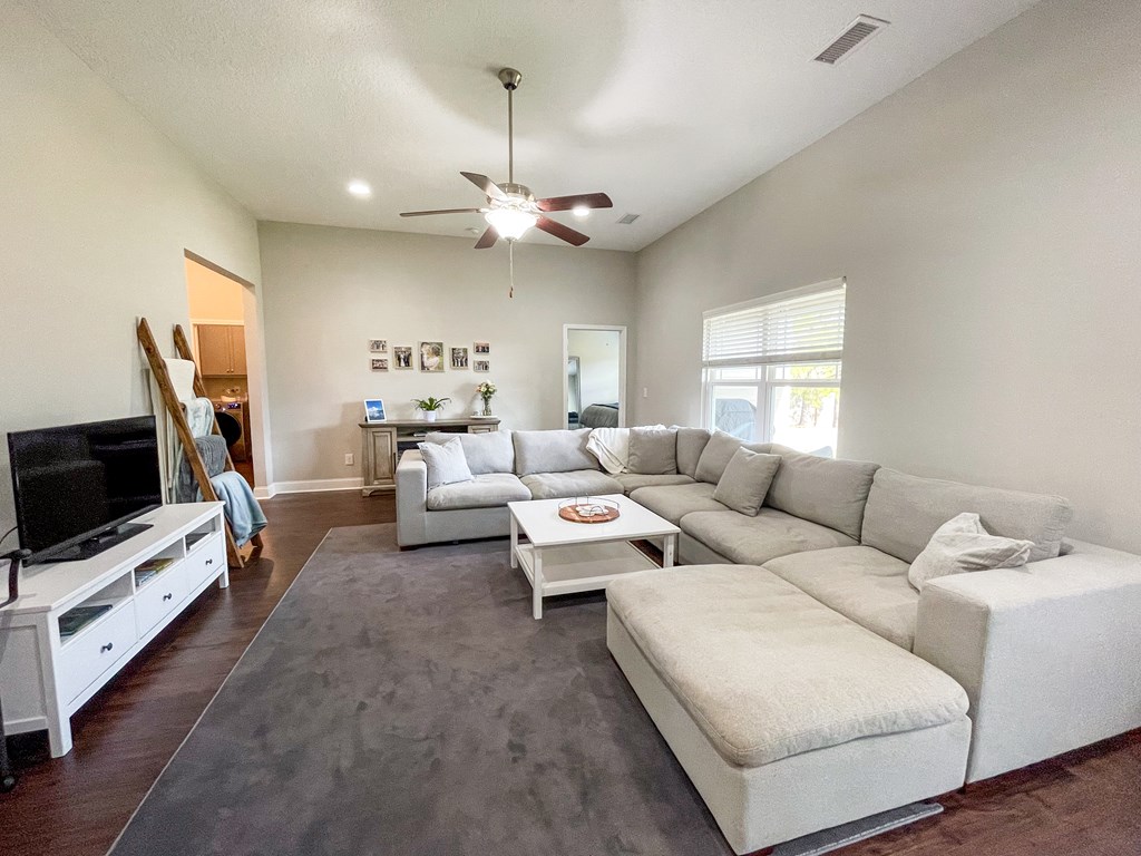 6 Cheyenne Trail Fort Mitchell, AL 36856 - Photo 3 of 33 a living room with furniture and a flat screen tv