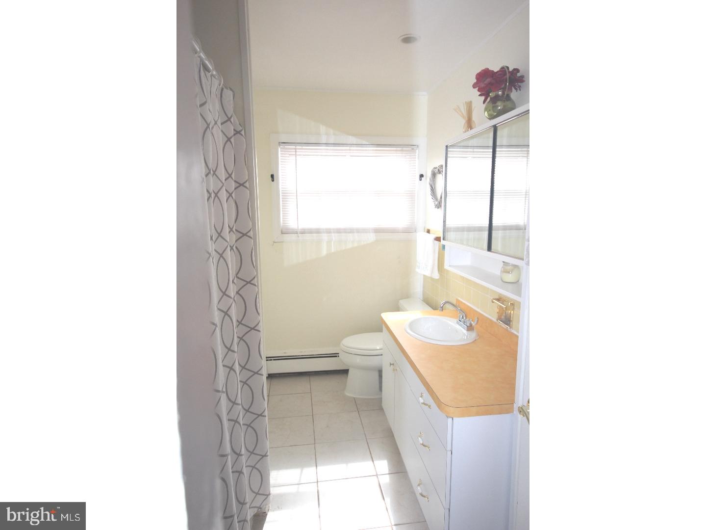 18 Red Berry Road Levittown, PA 19056 - Photo 14 of 20 Gallery Image 14