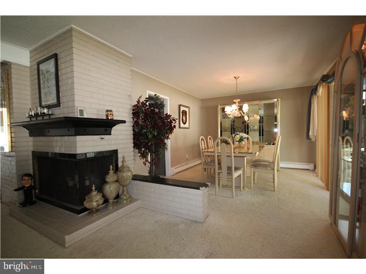 18 Red Berry Road Levittown, PA 19056 - Photo 2 of 20 Gallery Image 2