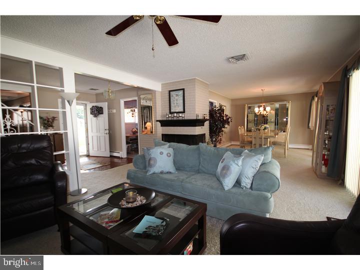 18 Red Berry Road Levittown, PA 19056 - Photo 3 of 20 Gallery Image 3