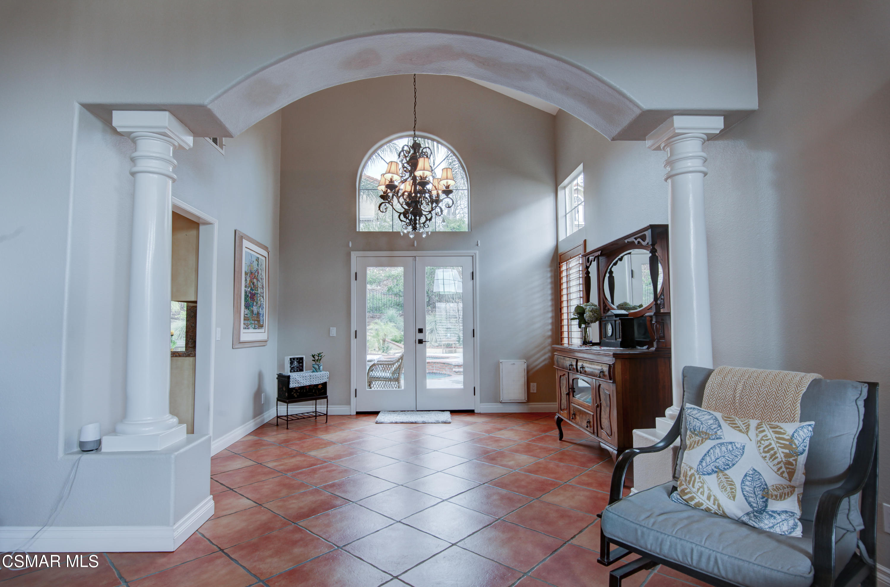 445 Innwood Road Simi Valley, CA 93065 - Photo 3 of 44 a view of a livingroom with furniture and windows