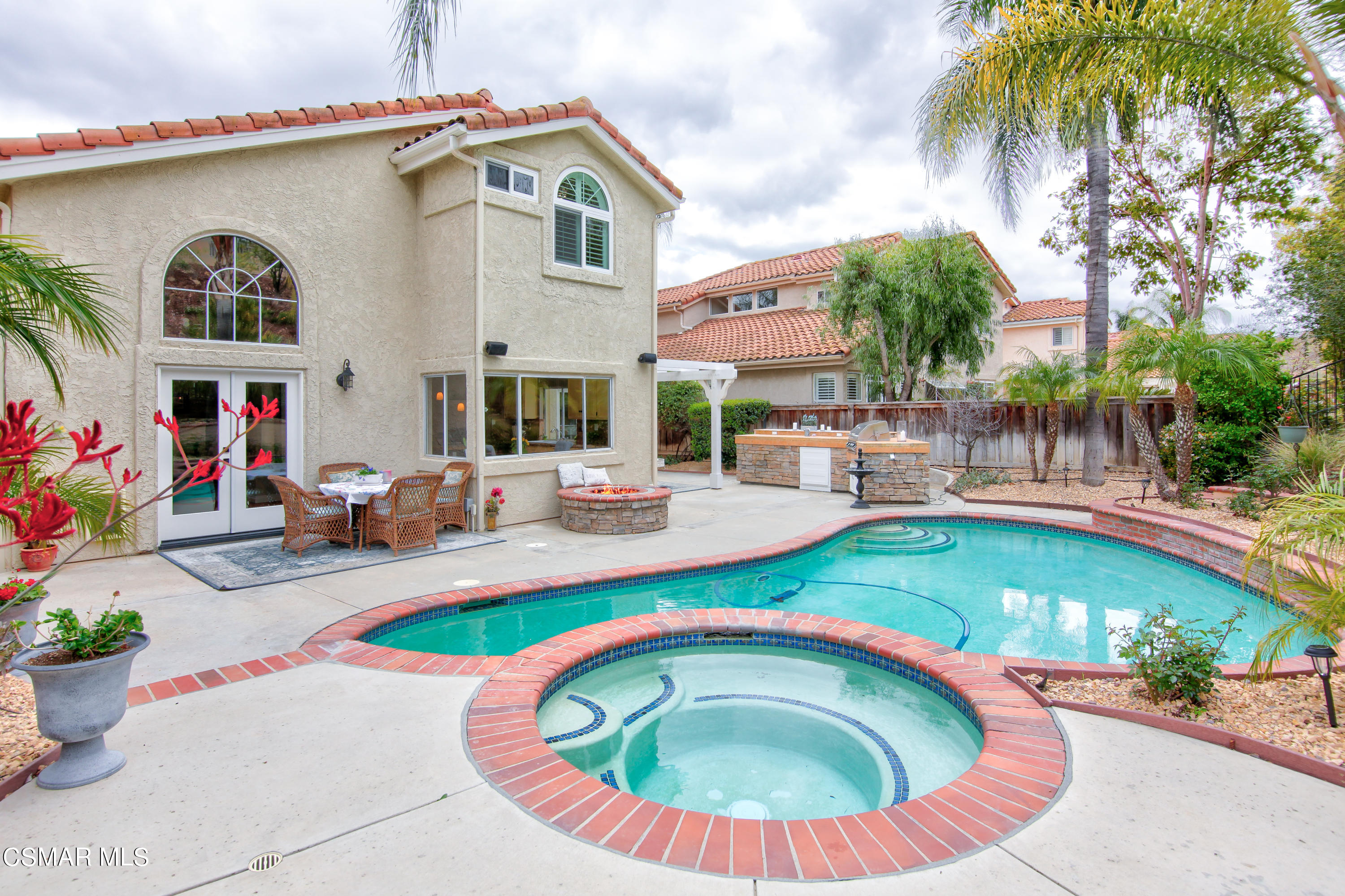 445 Innwood Road Simi Valley, CA 93065 - Photo 33 of 44 an outdoor space with swimming pool having outdoor seating
