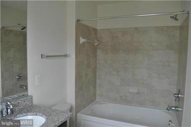 43315 Novi Terrace Ashburn, VA 20147 - Photo 4 of 9 Bath (Master)