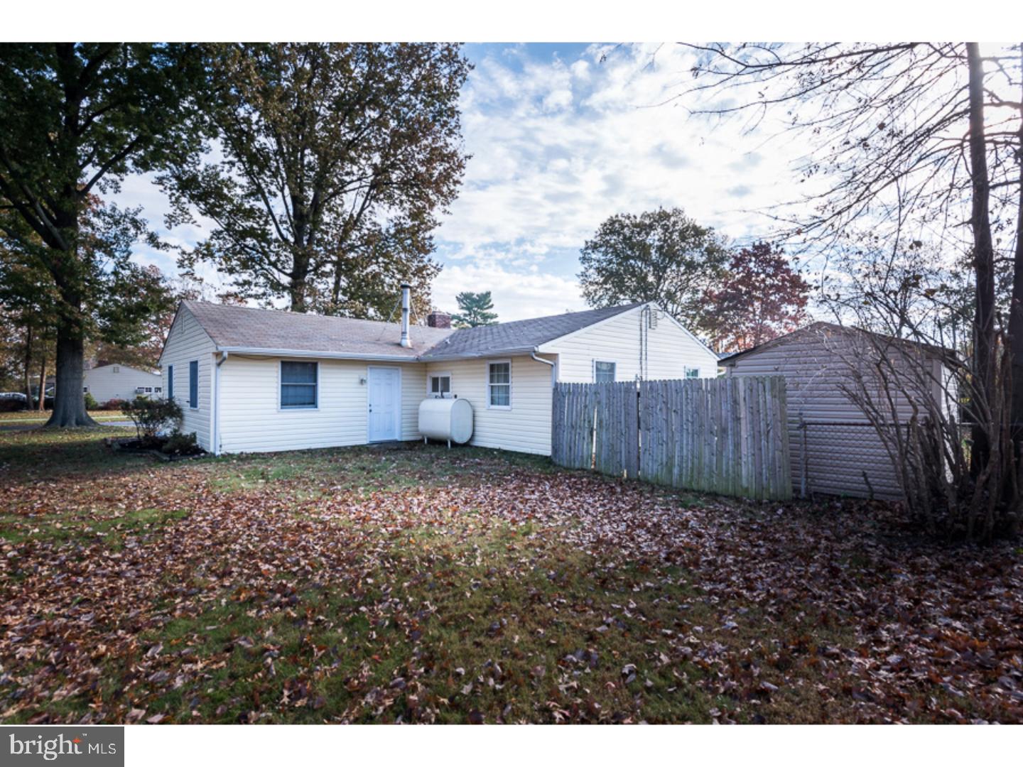81 Gamewood Road Levittown, PA 19057 - Photo 5 of 24