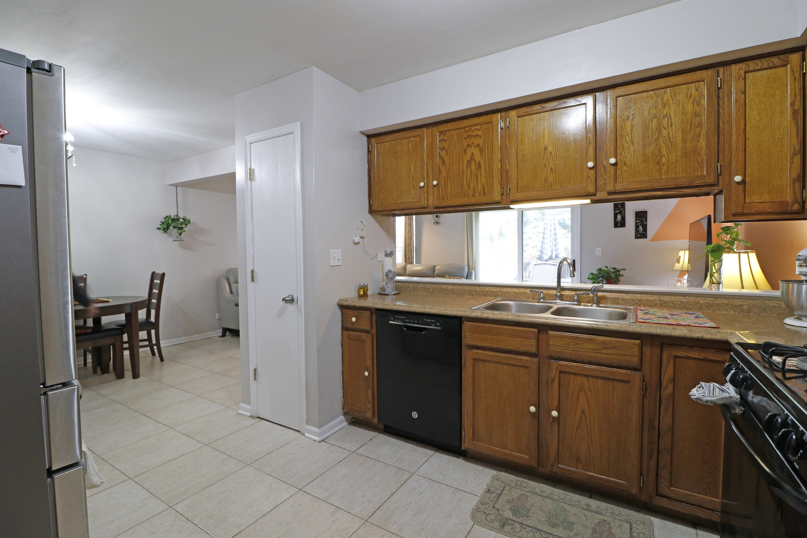 681 Tamarac Boulevard Addison, IL 60101 - Photo 9 of 27