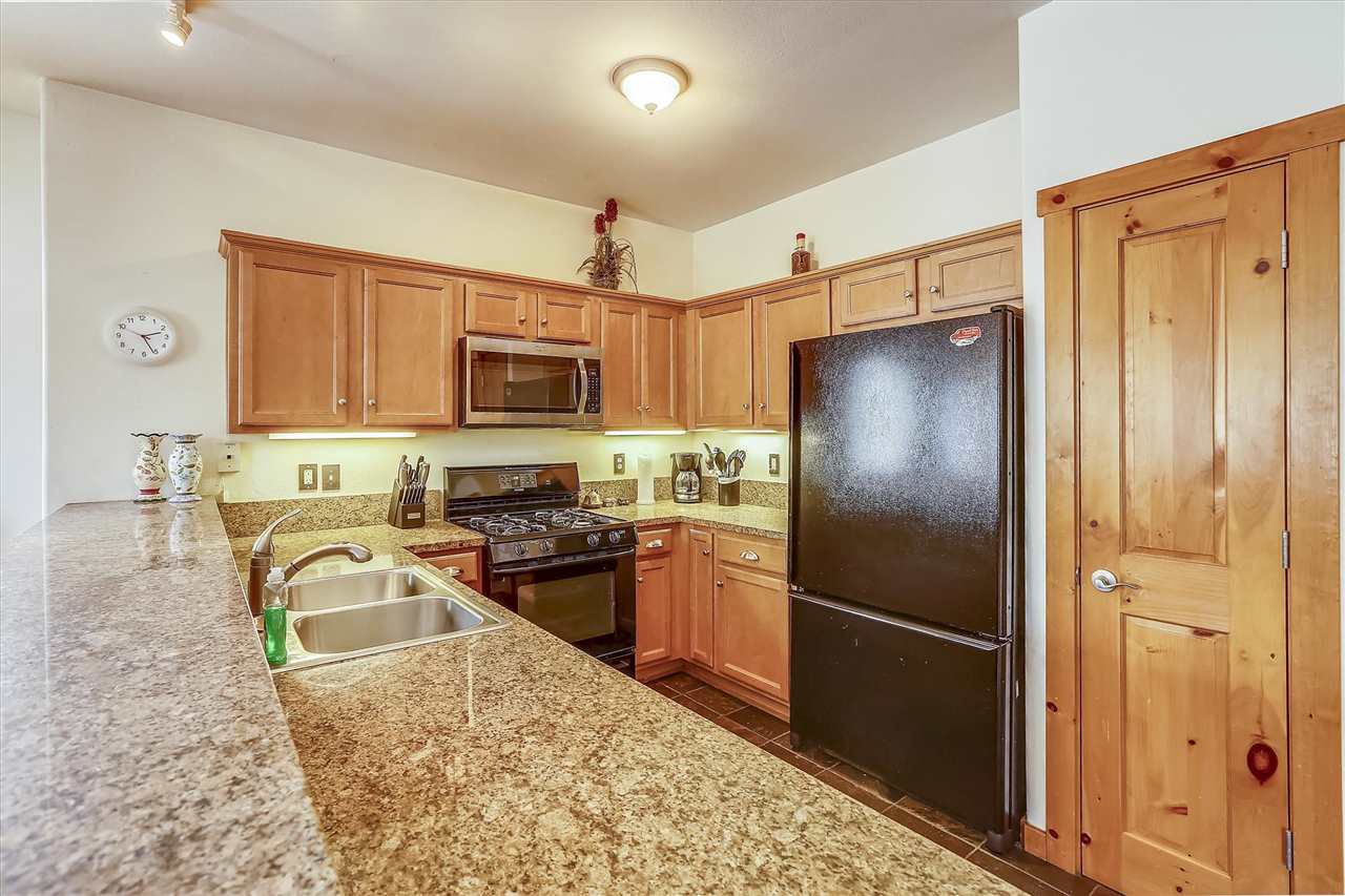 10583 Boulders Road, Unit 8 Truckee, CA 96161 - Photo 6 of 20 Gallery Image 6