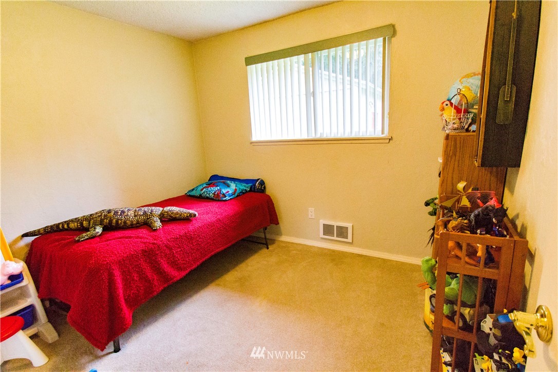 7714 Rixie Road Southeast Olympia, WA 98501 - Photo 11 of 14 Gallery Image 11