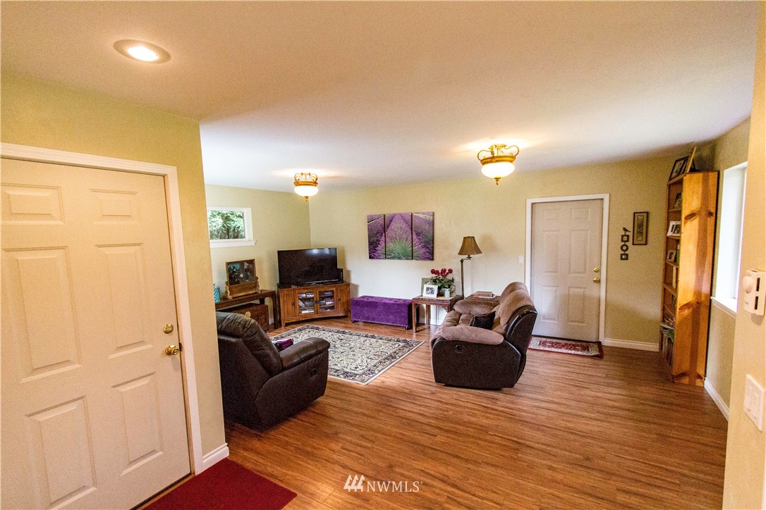 7714 Rixie Road Southeast Olympia, WA 98501 - Photo 5 of 14 Gallery Image 5