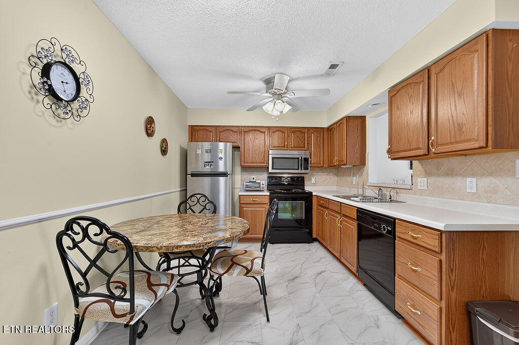 8033 Stablegate Way Powell, TN 37849 - Photo 13 of 24 LB1A7581