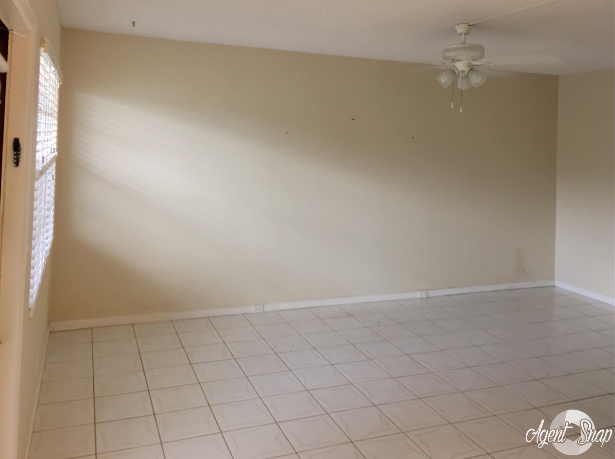 1022 Newcastle B, Unit 1022 Boca Raton, FL 33434 - Photo 11 of 19 living rm