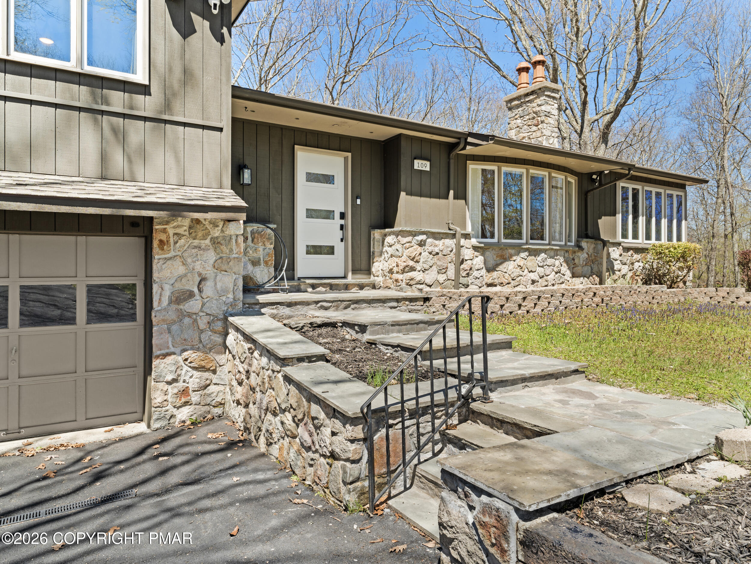 109 Luton Court Bushkill, PA 18324 - Photo 25 of 84 24_109 luton court -27