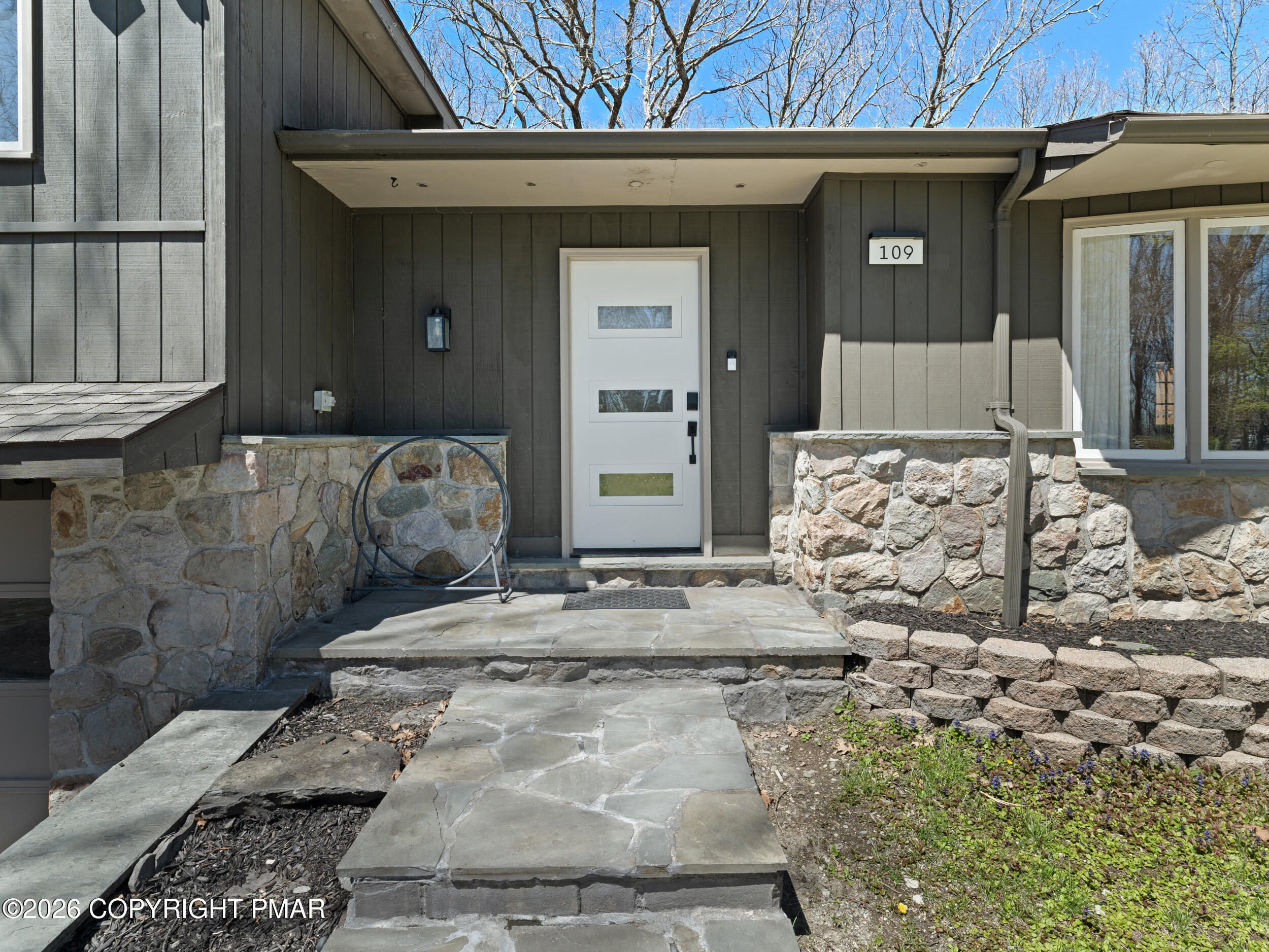 109 Luton Court Bushkill, PA 18324 - Photo 26 of 84 25_109 luton court -28
