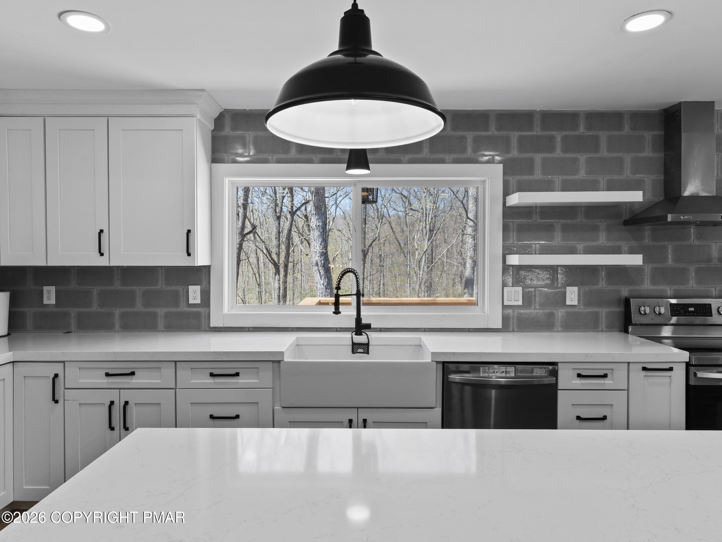109 Luton Court Bushkill, PA 18324 - Photo 40 of 84 43_109 luton court -41