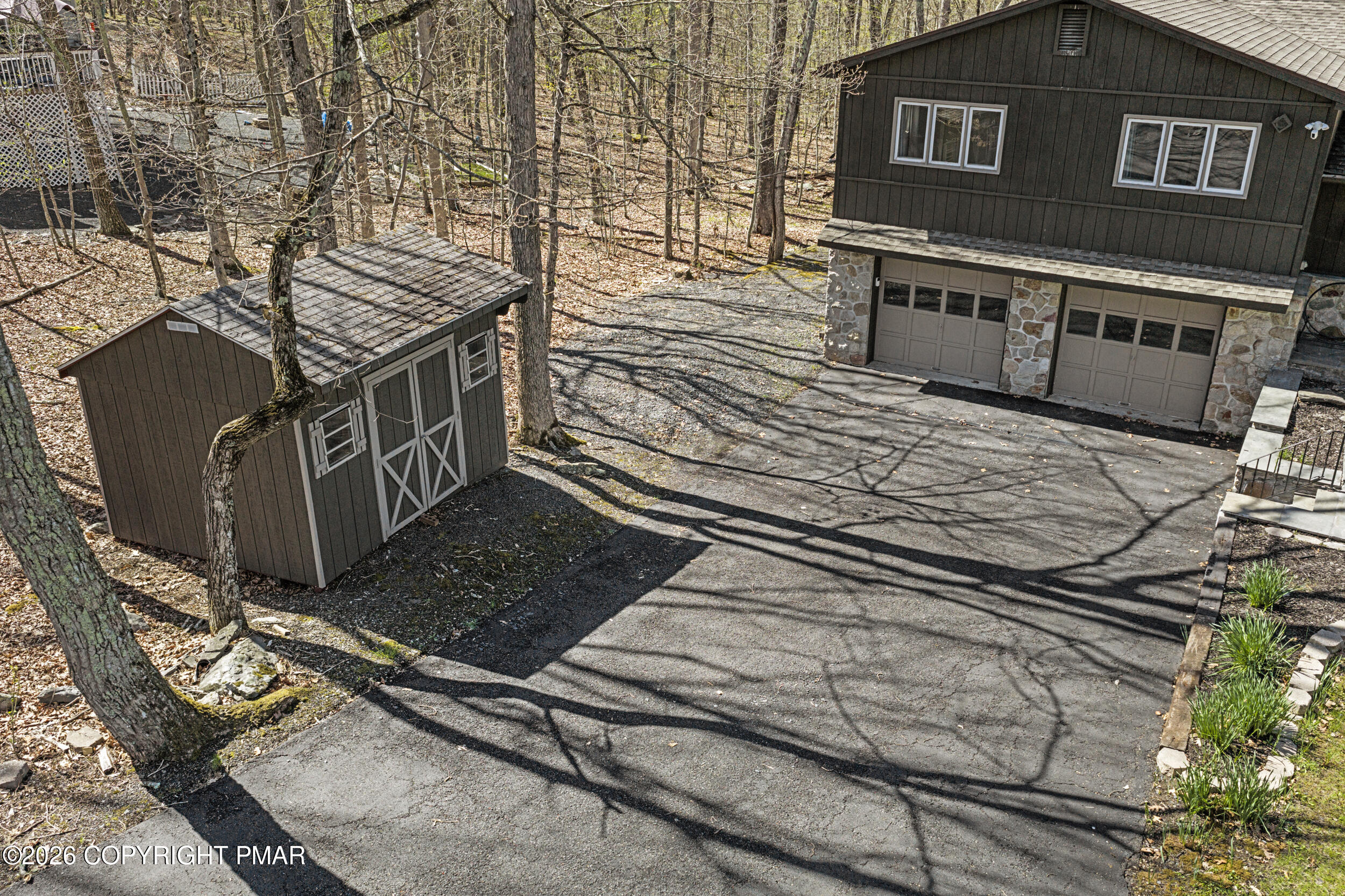 109 Luton Court Bushkill, PA 18324 - Photo 9 of 84 13_109 luton court -5