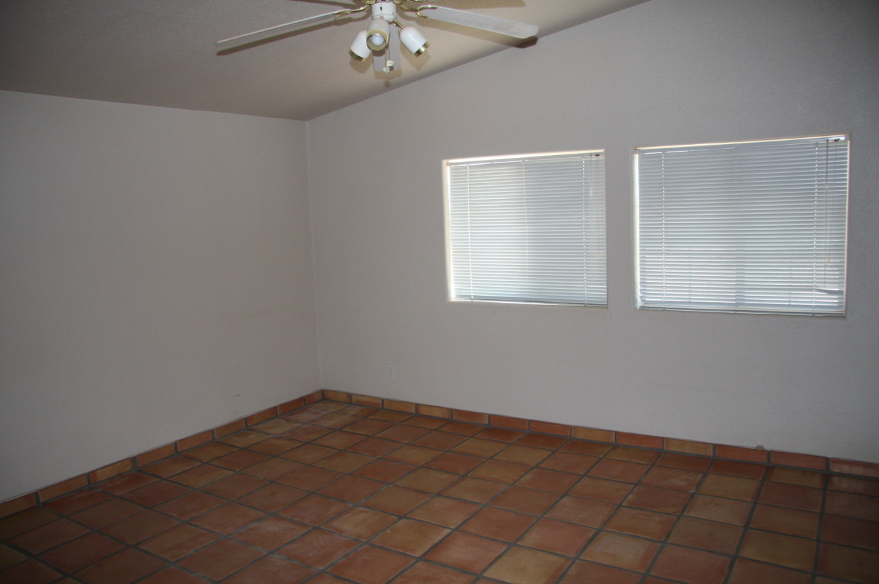1521 West Joy Ranch Road Phoenix, AZ 85086 - Photo 8 of 15 Master bed