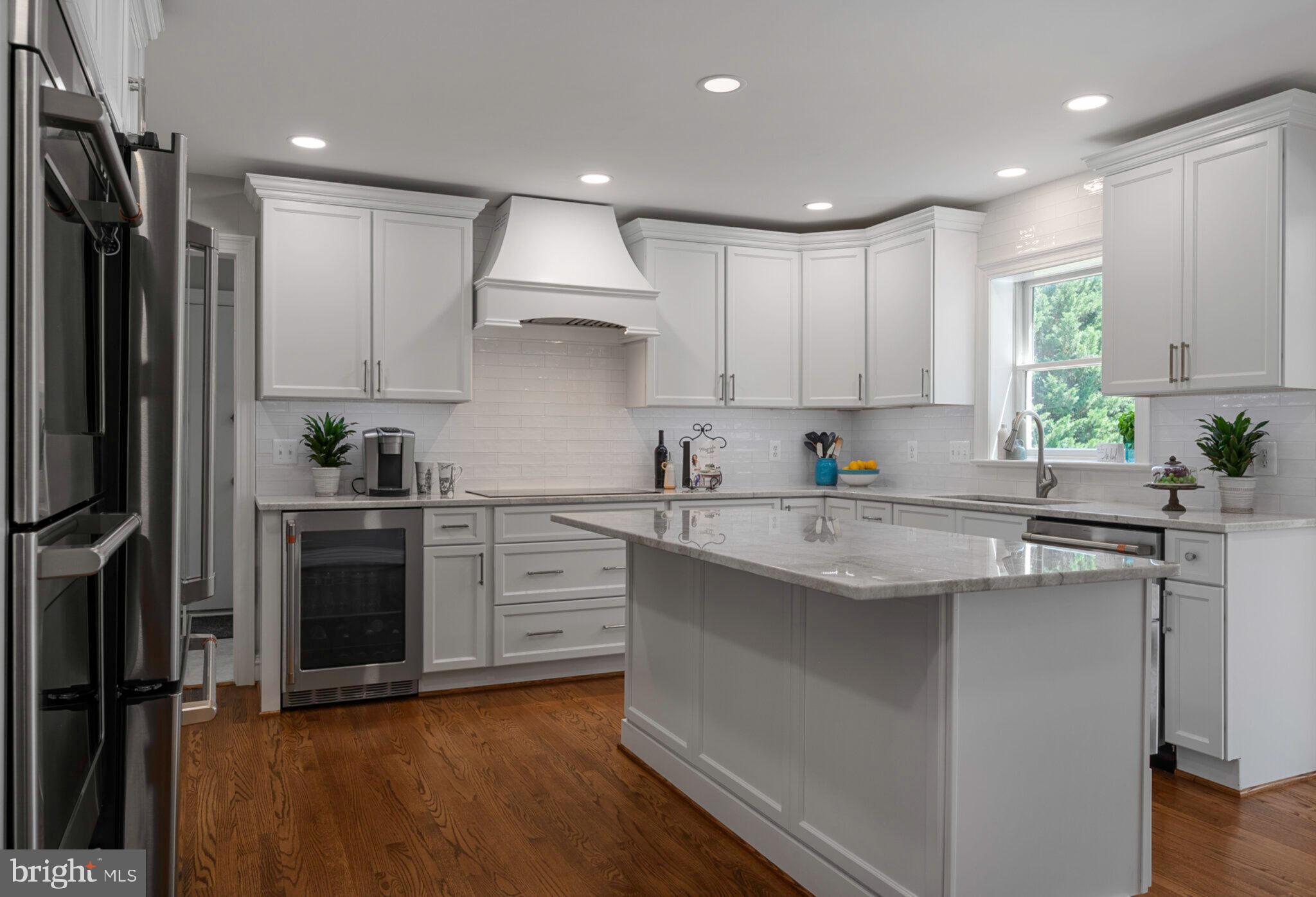 13111 Springdale Estates Road Clifton, VA 20124 - Photo 17 of 109 Stunningly chic custom kitchen remodel