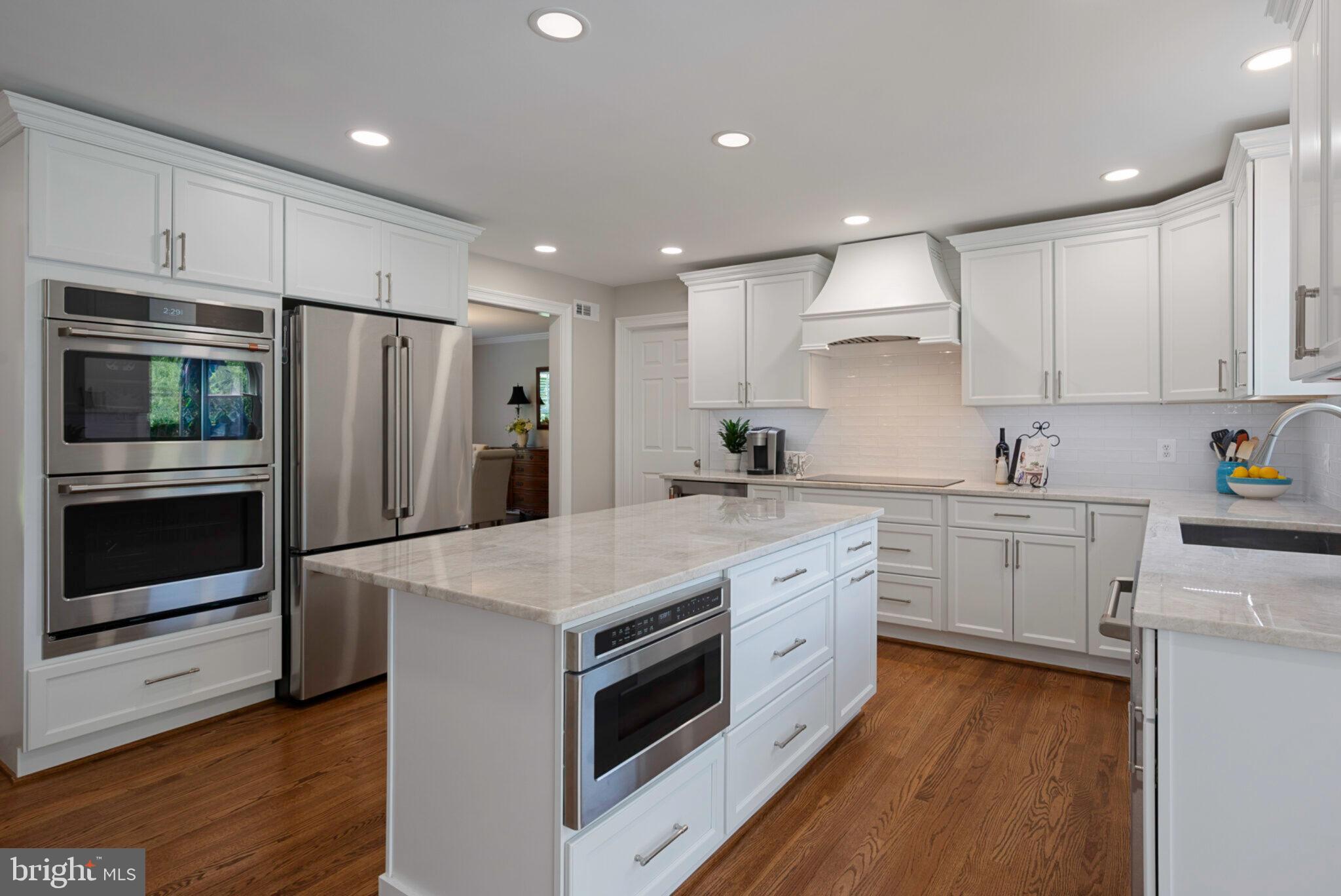 13111 Springdale Estates Road Clifton, VA 20124 - Photo 19 of 109 Upgraded New GE Café SS Appliances