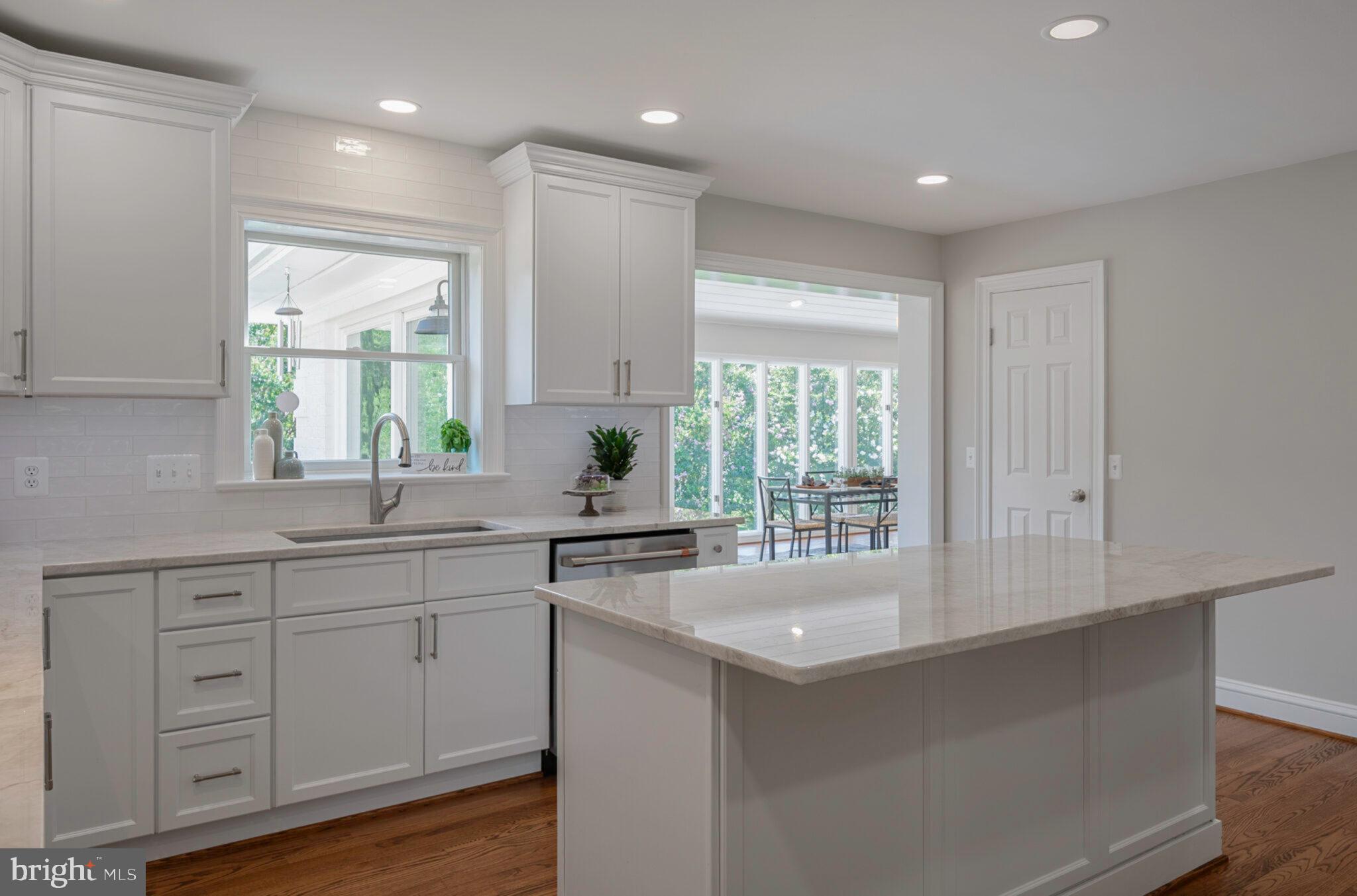 13111 Springdale Estates Road Clifton, VA 20124 - Photo 21 of 109 Your inner chef is happy