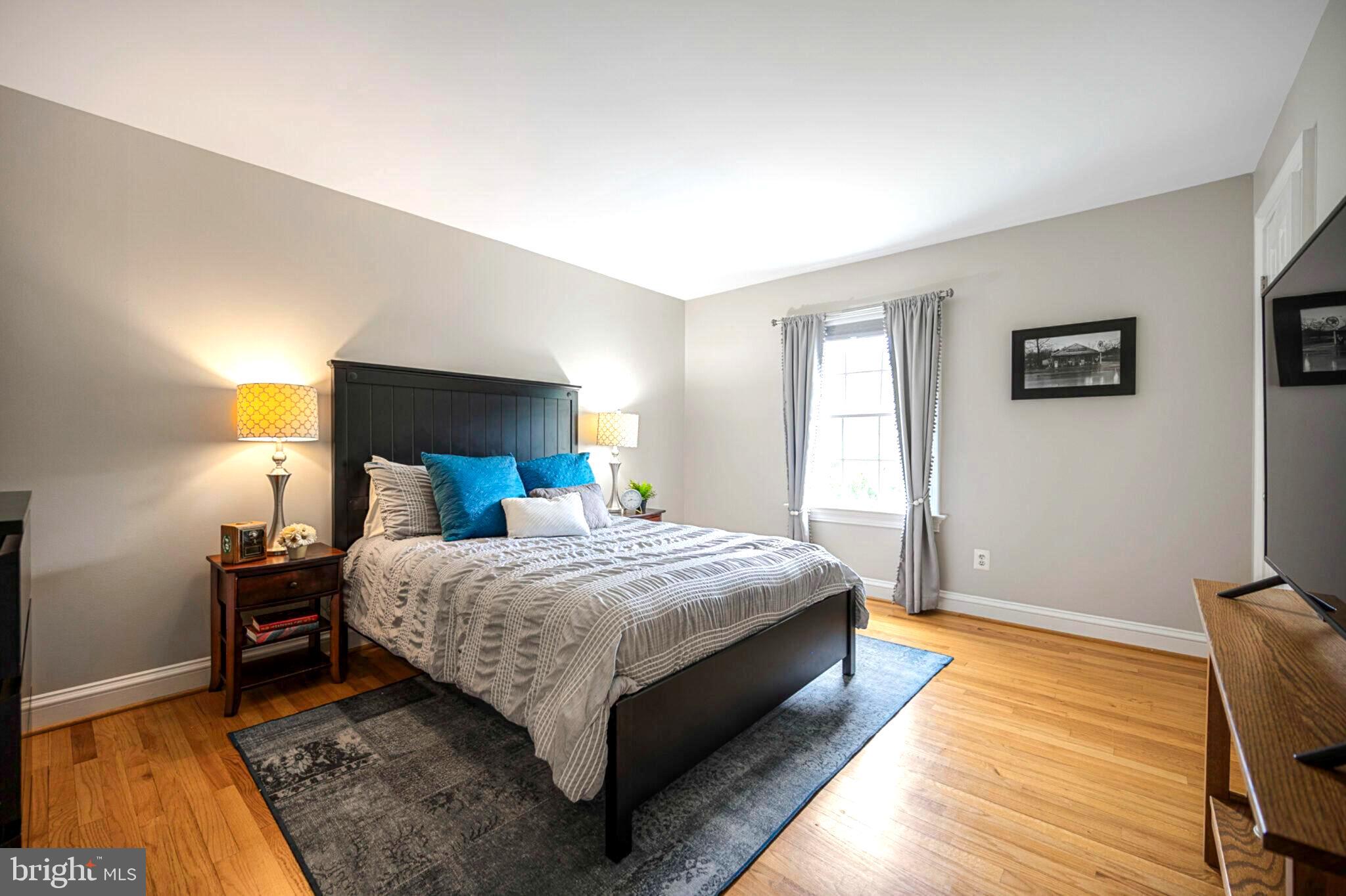 13111 Springdale Estates Road Clifton, VA 20124 - Photo 49 of 109 Upper Level Bedroom 4 of 5 - Corner View to Pool