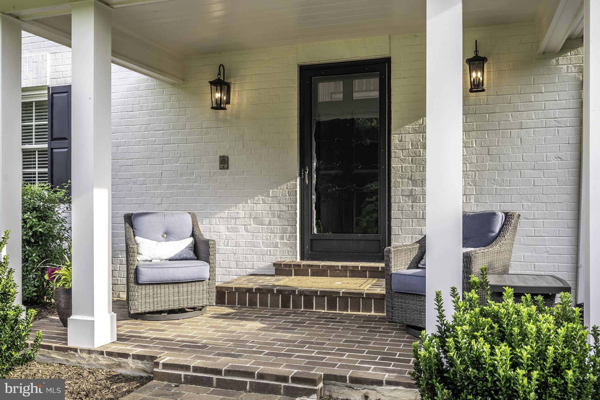 13111 Springdale Estates Road Clifton, VA 20124 - Photo 7 of 109 Gracious Front Porch