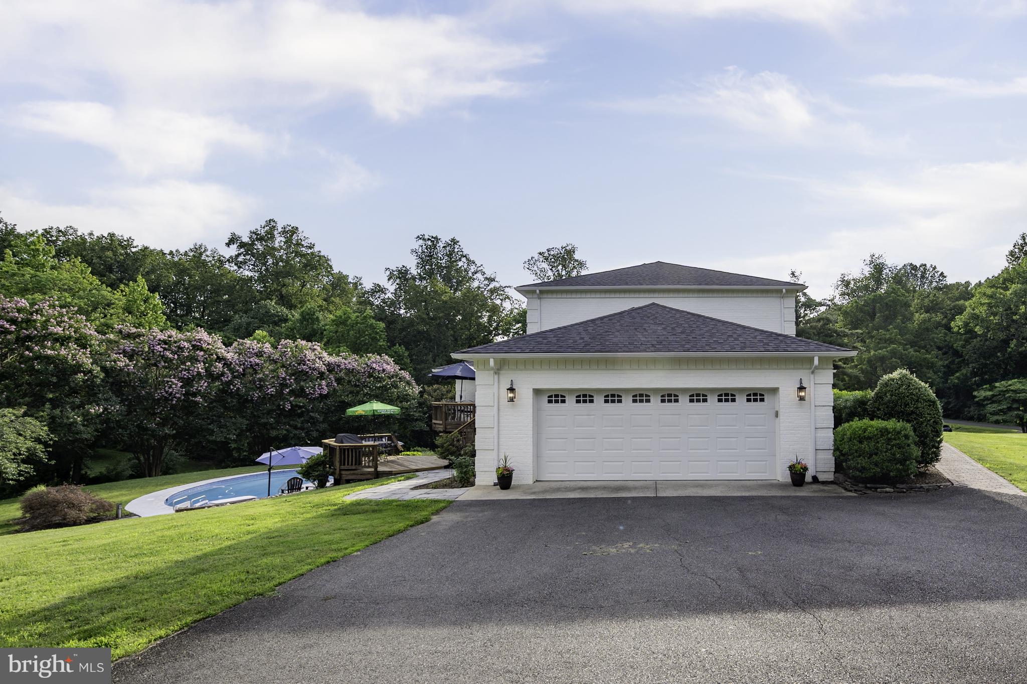 13111 Springdale Estates Road Clifton, VA 20124 - Photo 82 of 109 Side Loading Garage No. 1