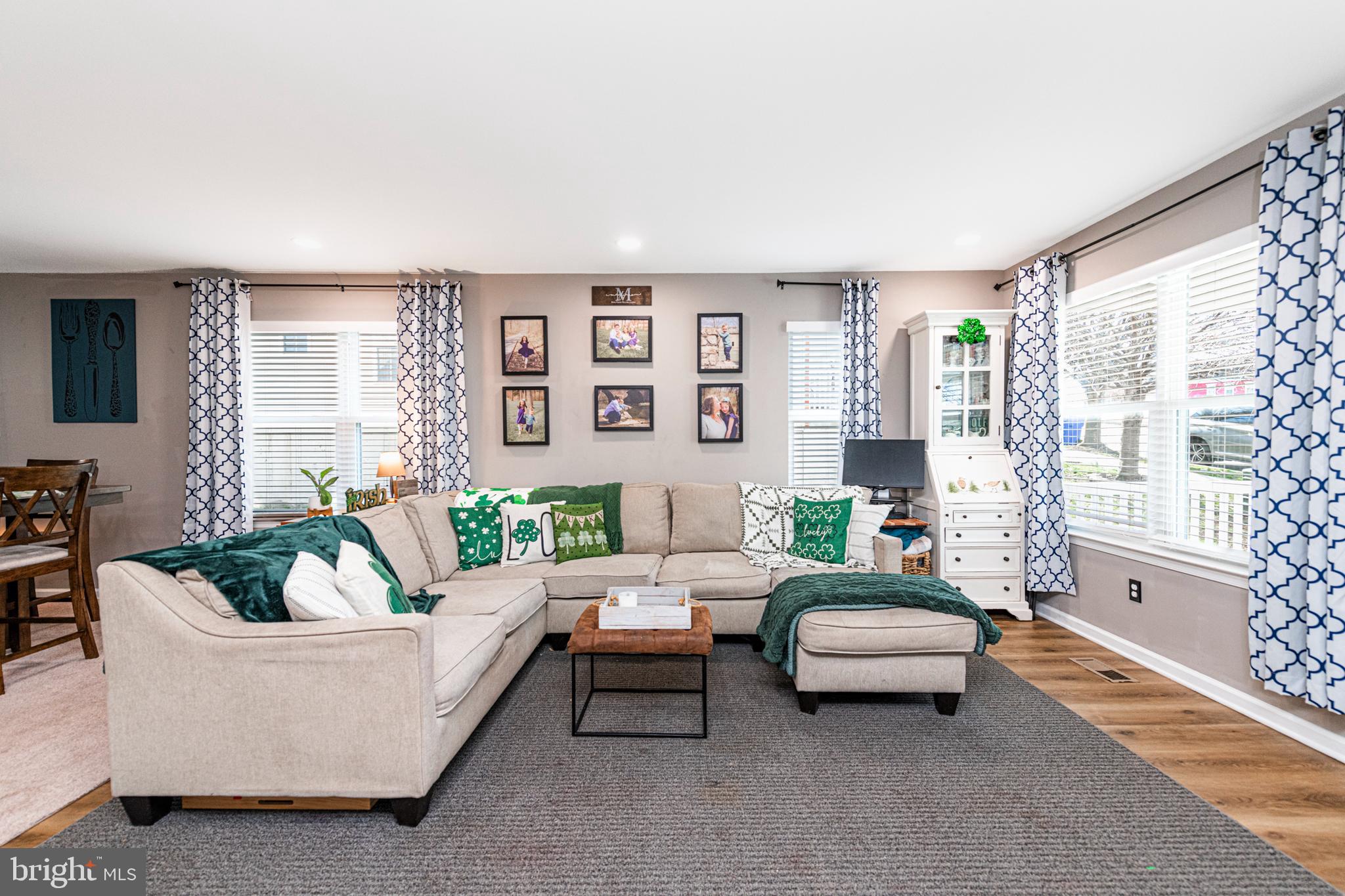 527 May Street Pottstown, PA 19464 - Photo 2 of 43 Living Room