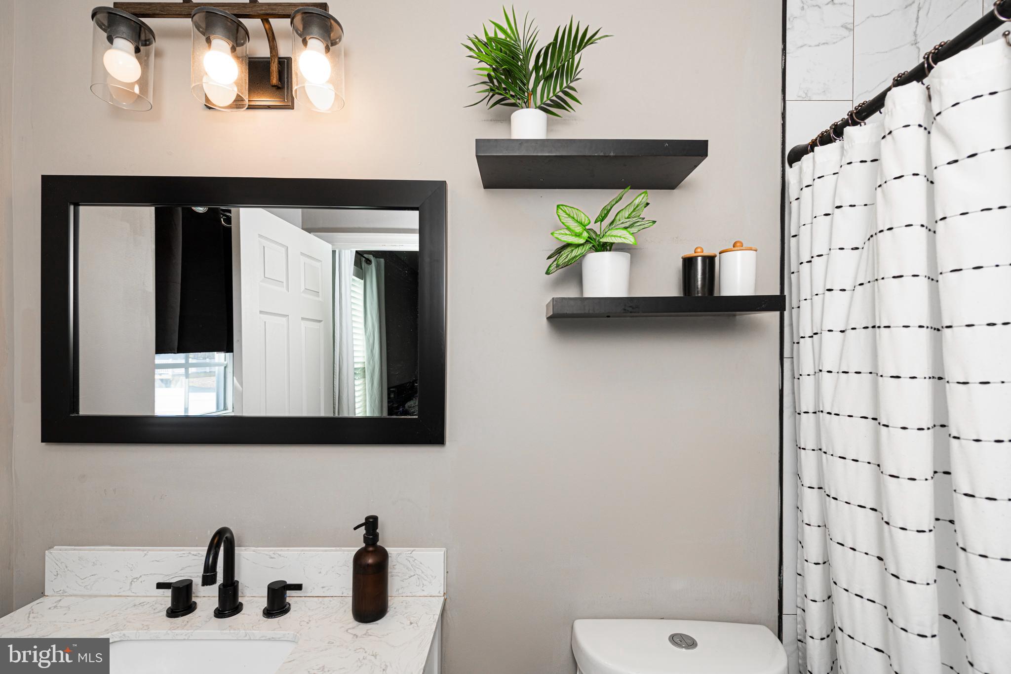 527 May Street Pottstown, PA 19464 - Photo 24 of 43 Primary Ensuite Bath