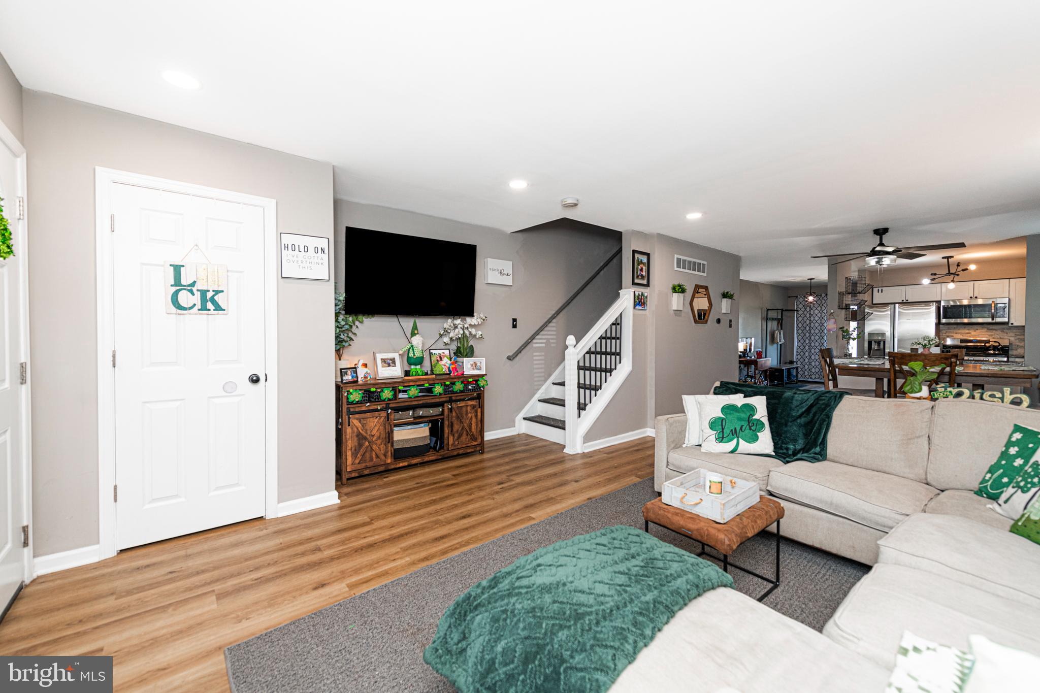 527 May Street Pottstown, PA 19464 - Photo 3 of 43 Living Room