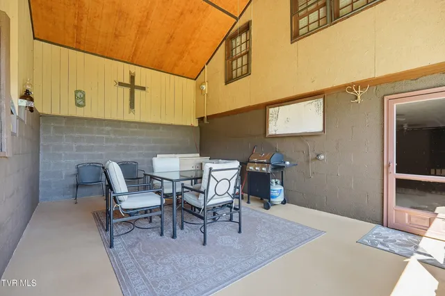 $339,900 | 17363 Primrose Lane, Abingdon, VA 24210