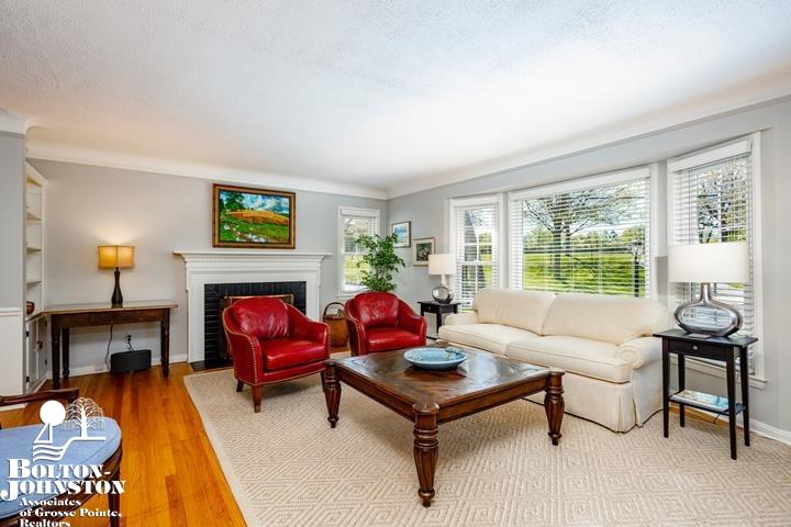 63 Ridge Road Grosse Pointe Farms, MI 48236 - Photo 2 of 50
