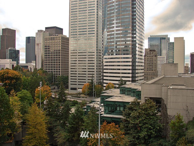 1400 Hubbell Place, Unit 1304 Seattle, WA 98101 - Photo 5 of 15