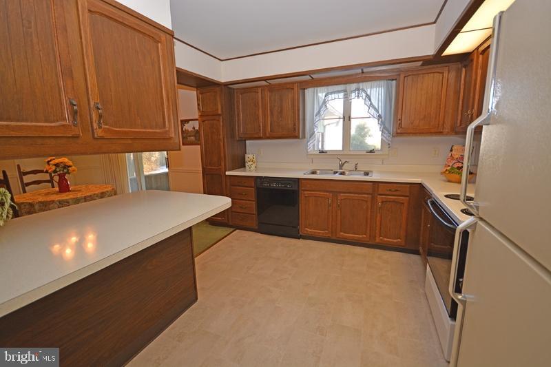 3485 Rothsville Road Ephrata, PA 17522 - Photo 9 of 17