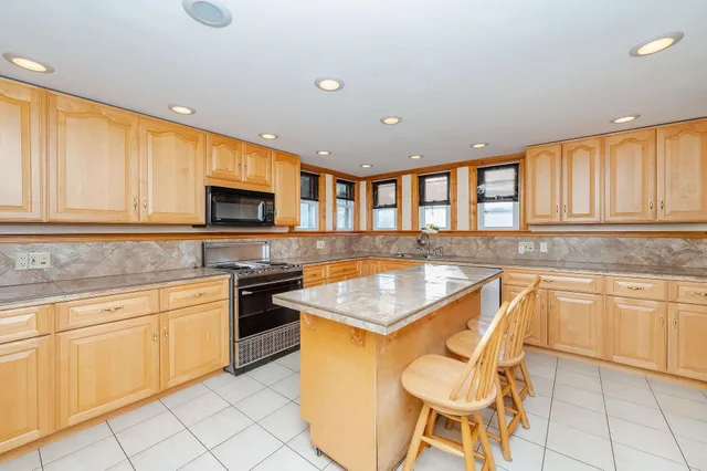 $559,000 | 731 Hilldale Avenue, Haverhill, MA 01832