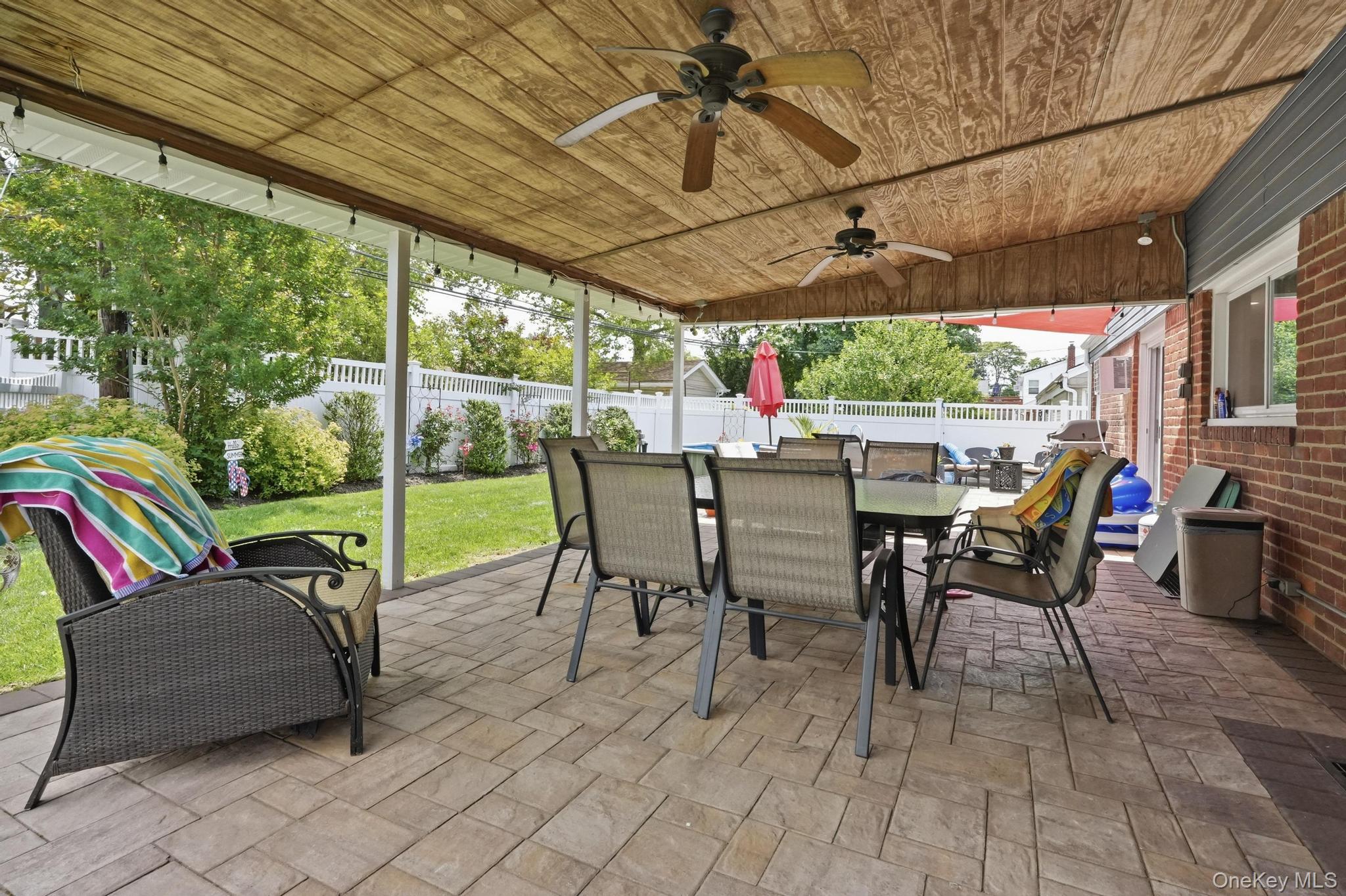 841 Willow Road Franklin Square, NY 11010 - Photo 3 of 27