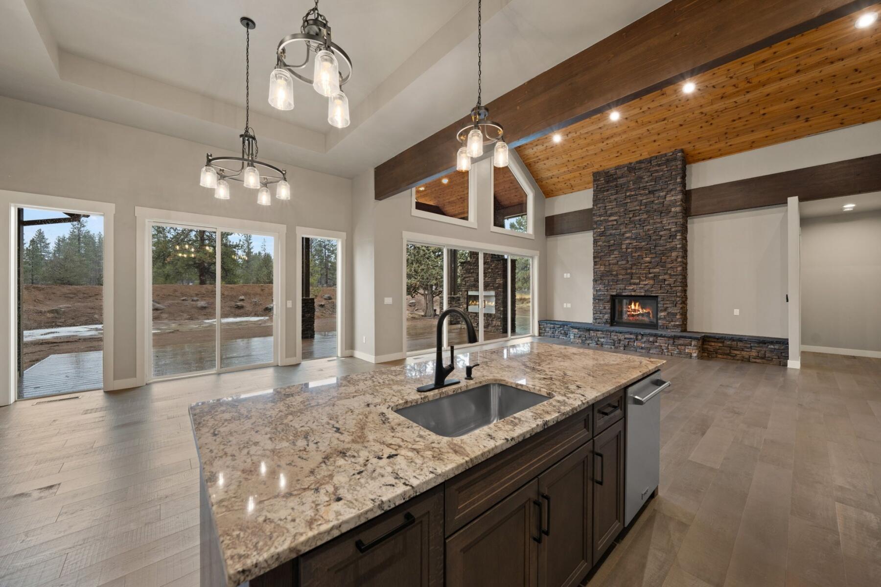 60201 Sunset View Drive Bend, OR 97702 - Photo 14 of 51 batch_11-web-or-mls-Riley Visuals-10