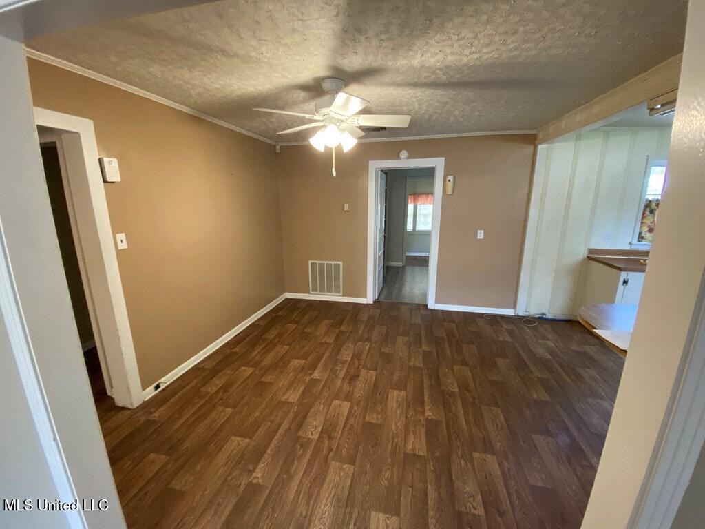 285 Arm Road Silver Creek, MS 39663 - Photo 8 of 21 home-for-sale-lawrence-ms (8)