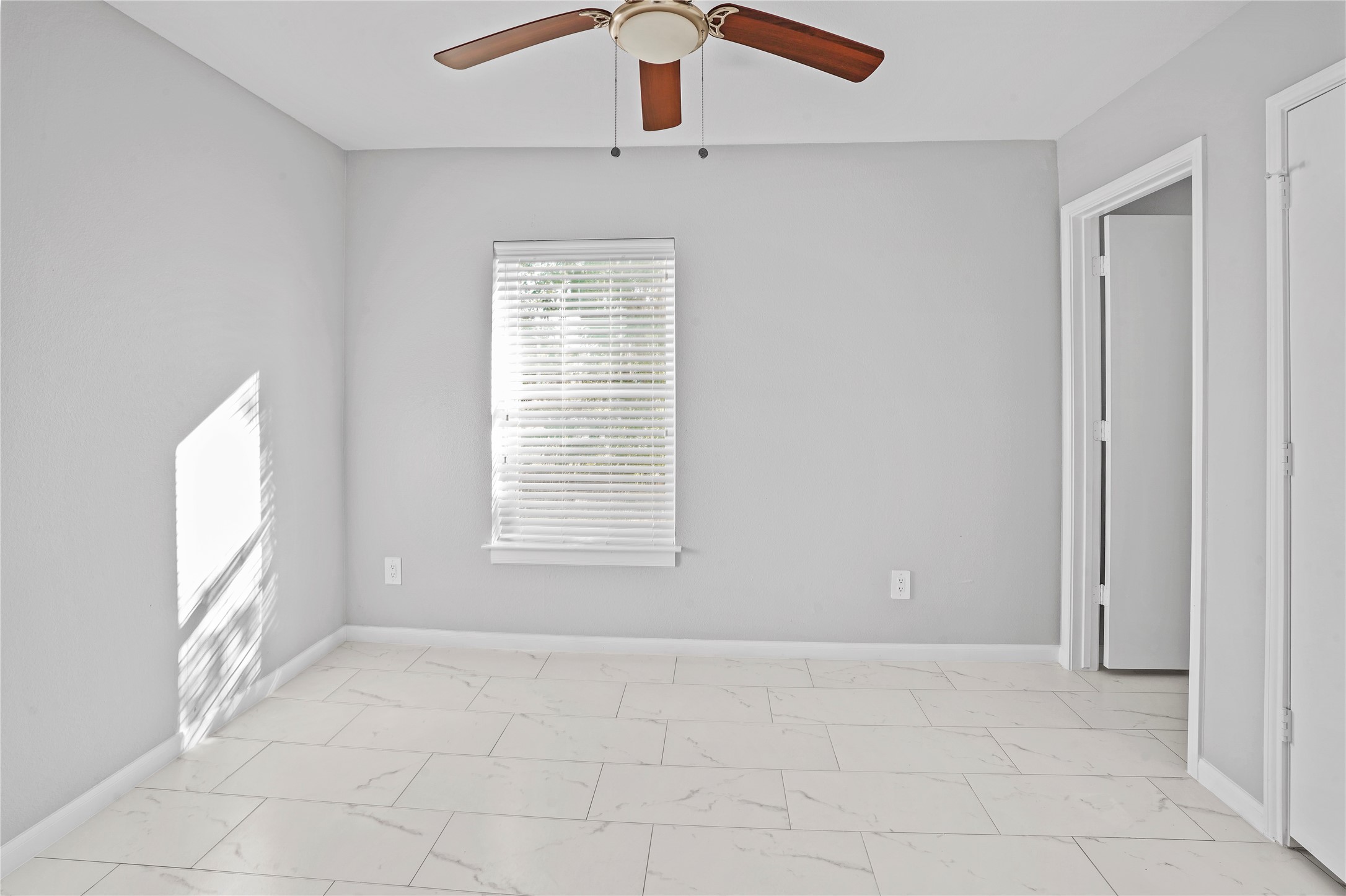 1803 Oak Street, Unit 11 La Marque, TX 77568 - Photo 6 of 10