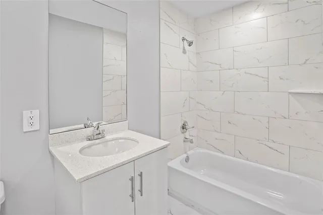 $800 | 1803 Oak Street, Unit 11, La Marque, TX 77568