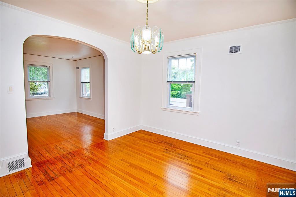 16 Wolcott Road Dumont, NJ 07628 - Photo 9 of 24 Gallery Image 9