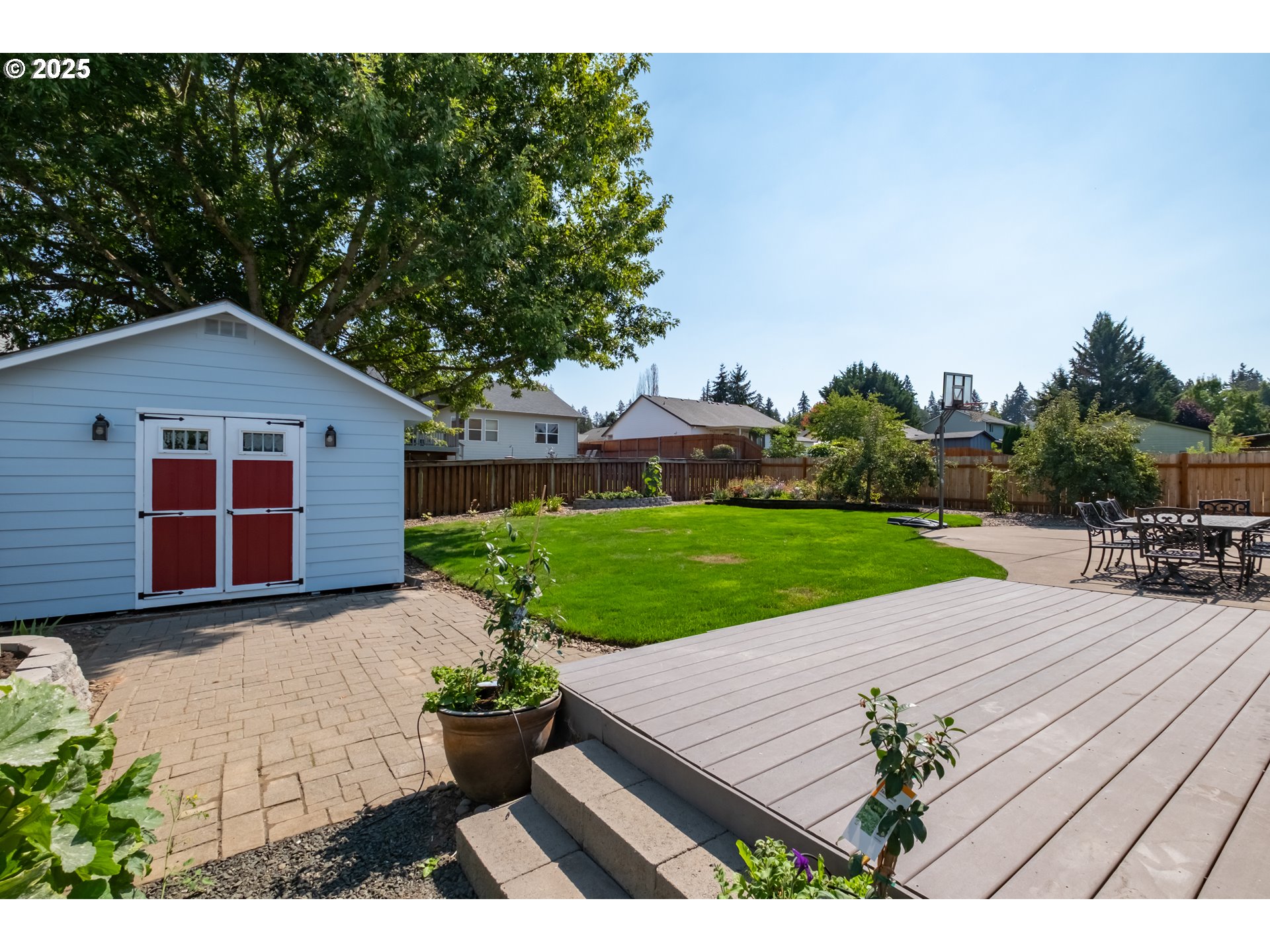 1435 Northwest Ashley Drive Albany, OR 97321 - Photo 35 of 44 a view of a backyard with sitting area